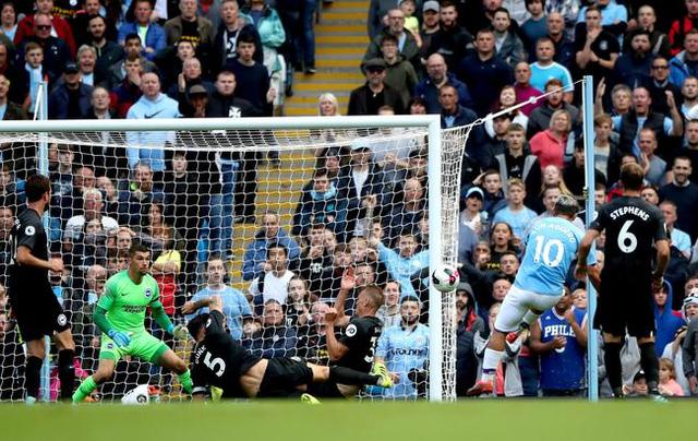 洛里昂主场雨战告捷，湿滑场地成就边路突破